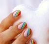 Unhas coloridas para Carnaval: Entre no clima da folia apostando em cores intensas.