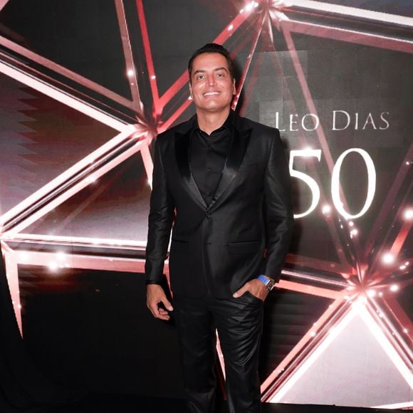 Leo Dias celebrou o seu aniversário de 50 anos com uma festa luxuosa em SP, na companhia de diversos convidados famosos.