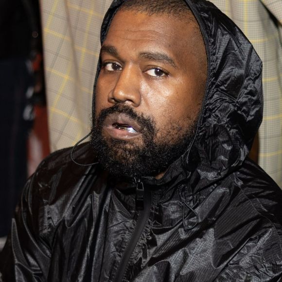 O rapper Kanye West causou recentemente uma nova polêmica em seu perfil no X (antigo Twitter).