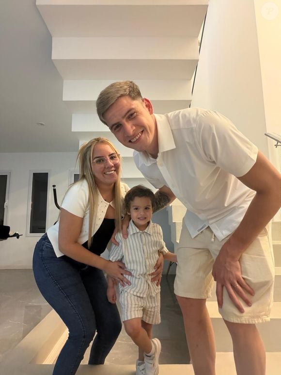 Antes de se tornar o herói da classificação do Paraguai sobre a Alemanha, Orlando Gill viveu um drama familiar ao lado da esposa, Melissa Ávalos, lutando para garantir o tratamento do filho, Lautaro Daniel
