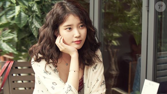 Já em 'Persona', IU interpreta quatro papeis distintos em quatro curta-metragens dirigidos por diferentes cineastas