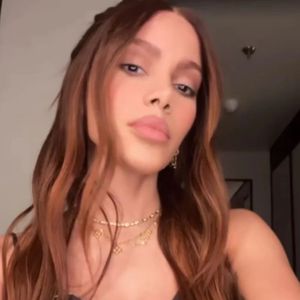 Internautas apontam que após a nova cirurgia plástica no rosto, Anitta ficou 'a cara' da Ludmilla