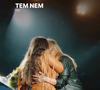 Lauana Prado agradeceu à surpresa com um beijão na noiva, compartilhado em seus stories do Instagram