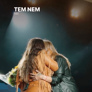 Lauana Prado agradeceu à surpresa com um beijão na noiva, compartilhado em seus stories do Instagram
