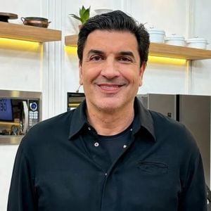 Edu Guedes recebeu o diagnóstico de câncer no pâncreas e passou por cirurgias, para retirada do tumor.