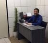 A trajetória de André Janones é marcada por dificuldades financeiras, trabalho e ascensão política. Filho de uma empregada doméstica, o deputado federal mineiro afirma ter enfrentado a fome durante a infância e trabalhado como cobrador de ônibus para conseguir se formar em Direito