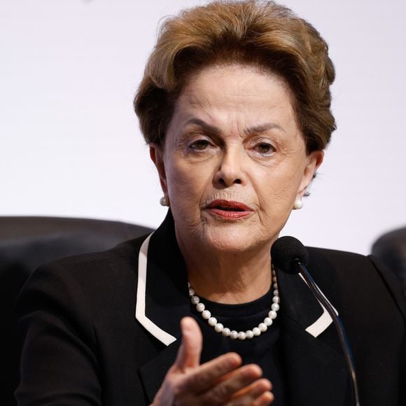 Dilma mostrou simpatia a Neymar em duas ocasiões. Em 2010, quando era pré-candidata à Presidência, ela lamentou que o craque e o parceiro, Ganso, ficaram de fora da Copa