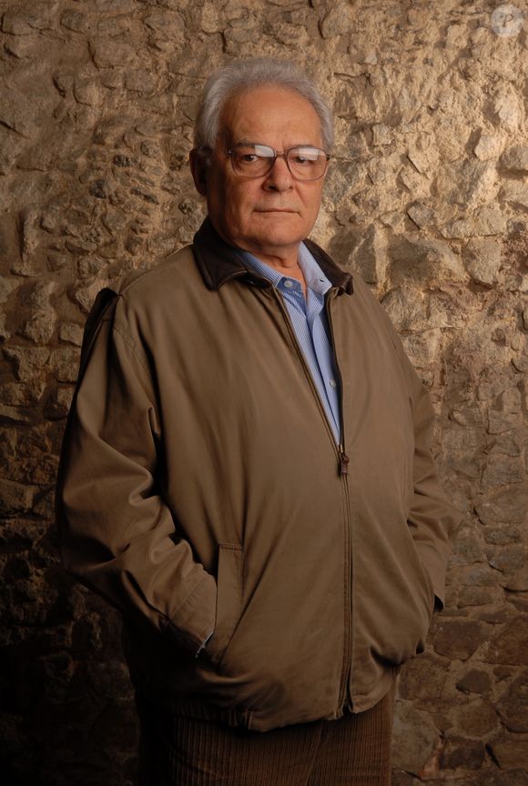 Othon Bastos tem 94 anos, mais de 7 décadas de carreira e 80 trabalhos na TV - passando por Globo, Record, SBT, Band, HBO e as extintas Tupi e Manchete