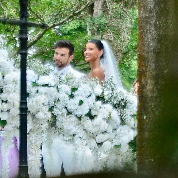 Jakelyne Oliveira e Mariano se casaram na tarde desta terça-feira (15)