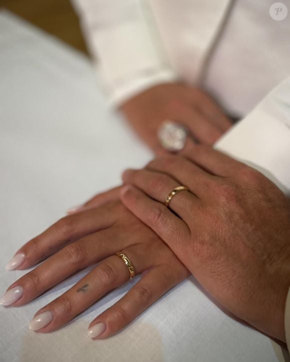 Cristiano Ronaldo e Georgina Rodríguez oficializaram o casamento nesta terça feira, 11 de agosto de 2026, em uma cerimônia civil íntima realizada em Cascais, Portugal, com a presença dos cinco filhos