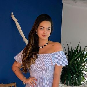 Suzanna Freitas revelou aos seus seguidores na web nesta segunda-feira (17), que está usando a medicação Tirzepatida.