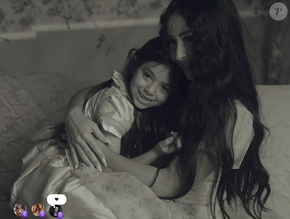 Filha de Sabrina Sato, Zoe afirmou em vídeo que desde os 5 anos pedia em oração para se tornar irmã