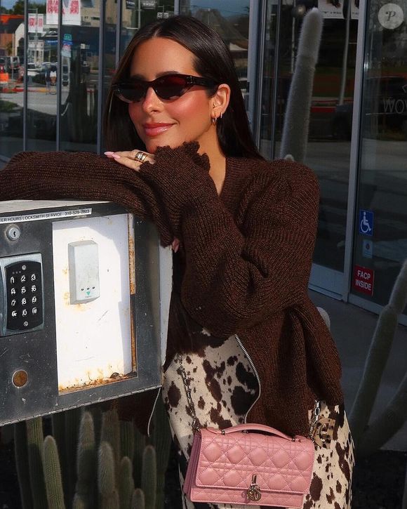Inspirada por esse estilo atemporal, a influenciadora María Fernández Rubies mostrou recentemente como os loafers podem ser protagonistas do look