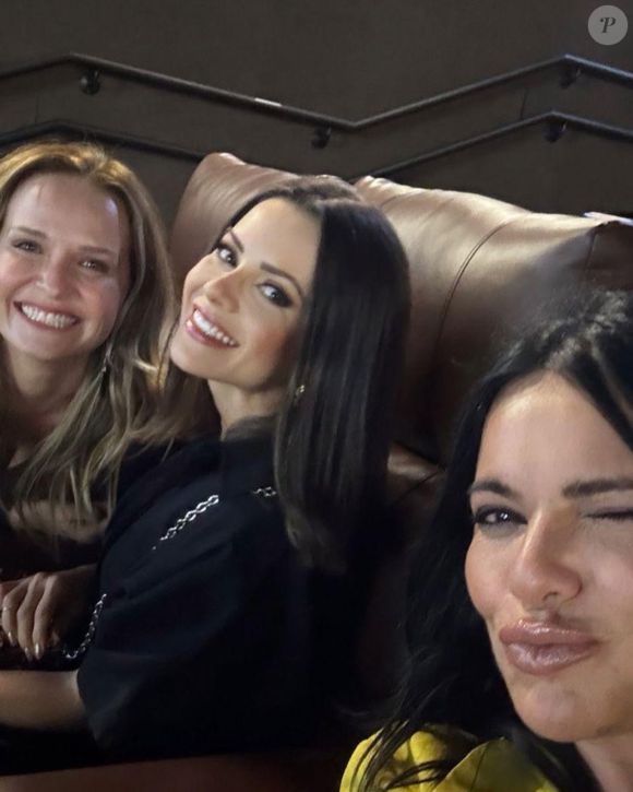 Maria Helena Carone e Sandy: A mãe do médico Pedro Campos chama atenção ao surgir em foto ao lado da cantora.