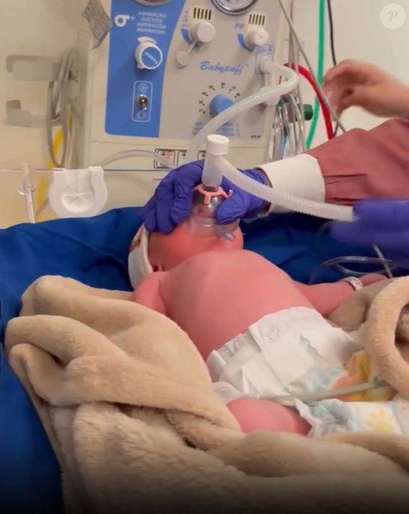 Maíra Cardi deu à luz Eloah neste domingo, 26 de outubro de 2025