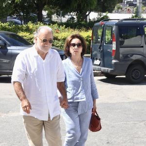 Tony Ramos foi ao velório de Manoel Carlos acompanhado da esposa, Lidiane Barbosa