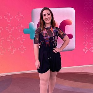 Juliane Massaoka, repórter do ‘Mais Você’, descobriu ter lipedema por causa de uma matéria do programa de Ana Maria Braga