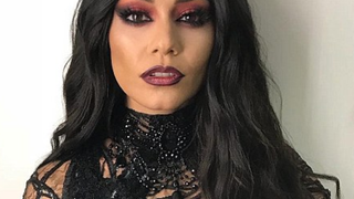 Poucos sabem, mas Vanessa Hudgens se descobriu ‘bruxa’ durante filmagem da Netflix: 'Sempre me senti realmente conectada'