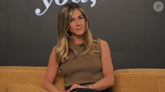 Jennifer Aniston investiu US$ 13,5 milhões em uma mansão de luxo na Califórnia após o fim do casamento com Brad Pitt. A residência de 930 m² foi reformada e, cinco anos depois, negociada por um valor estimado em até US$ 38 milhões