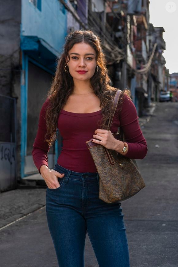 Gerluce (Sophie Charlote) em cena na novela 'Três Graças'