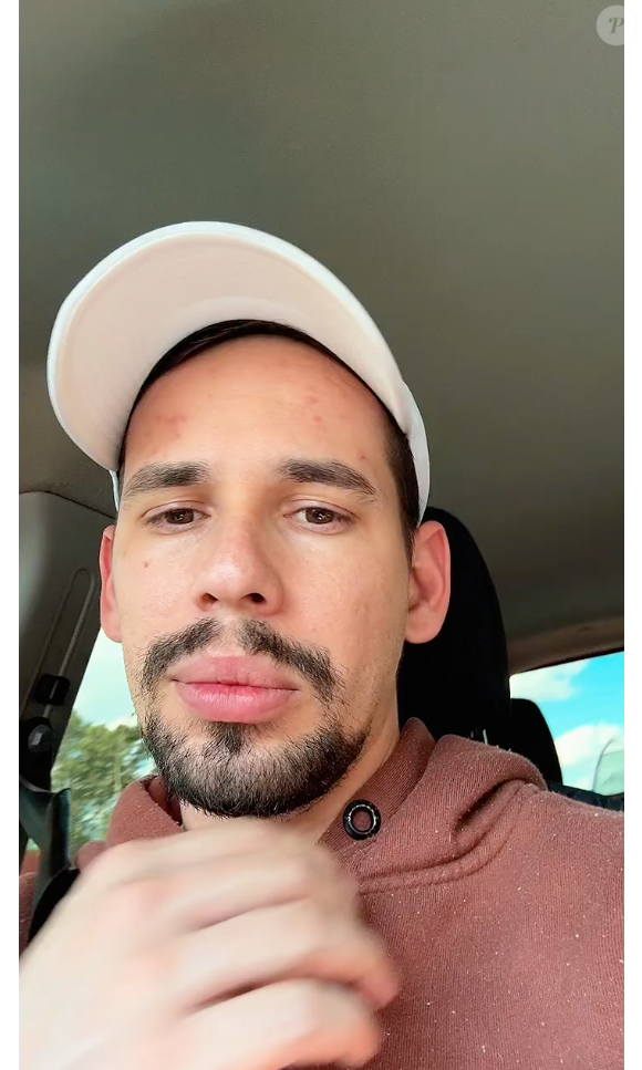 Lucas Borbas revelou que tem chorado muito com o estado da esposa e ainda pediu orações aos fãs