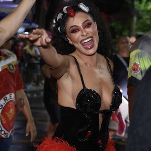 Juliana Paes ‘vai ser rainha por um ano só, em homenagem a mim. Ano que vem a escola escolhe a rainha que achar melhor’, afirmou Mestre Ciça