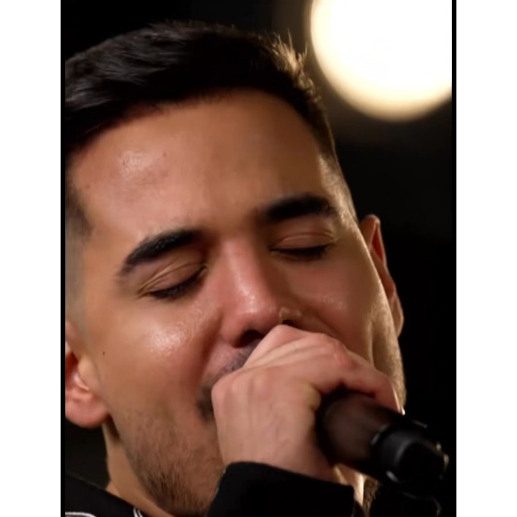 Bruno Gadiol é um dos participantes do Estrelas da Casa 2026; cantor já participou do 'The Voice' e de 'Malhação'