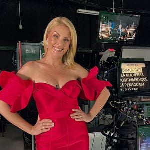 Ana Hickmann comenta sobre o processo de emagrecimento: 'O motivo real da minha alegria é que hoje de manhã cedo, gente, eu subi na balança e estou conseguindo chegar perto da minha meta'.