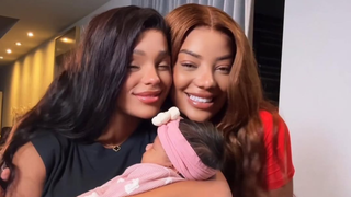 Ludmilla e Brunna Gonçalves exibem o rosto da filha pela primeira vez e derretem famosos e fãs: ‘A cara da Lud’