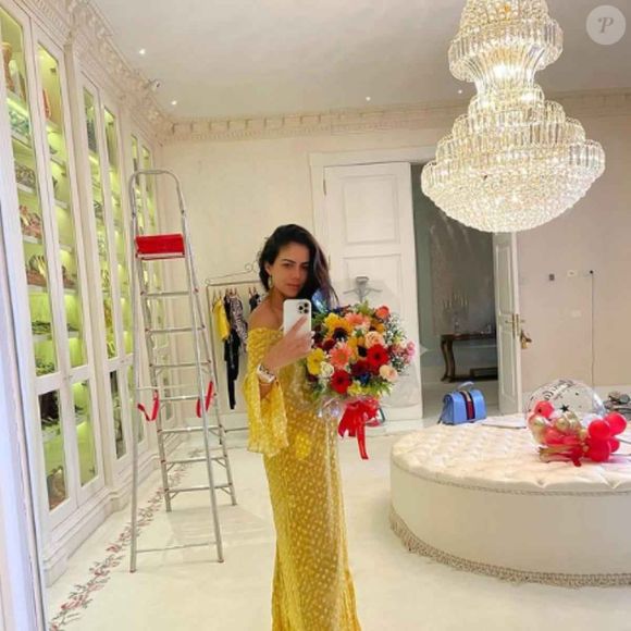 Daniela Albuquerque exibe nas suas redes sociais parte de sua mansão, a maior do Brasil