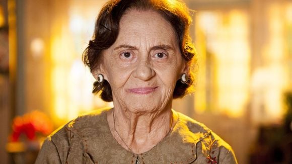Filha de Laura Cardoso revela como foi a morte da atriz, aos 98 anos de idade: 'Nos braços da neta'