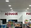 Existem diversas sessões dentro do mercado de Andressa Urach, como açougue e padaria.