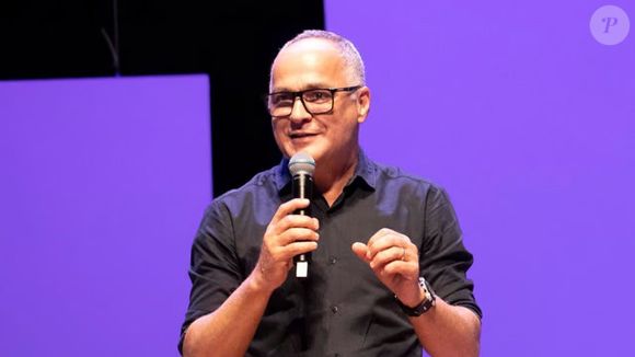 Amauri Sérgio Soares virou ASS. Em inglês, ‘ass’ significa ‘bunda’. A palavra também é usada para chamar alguém de idiota, estúpido