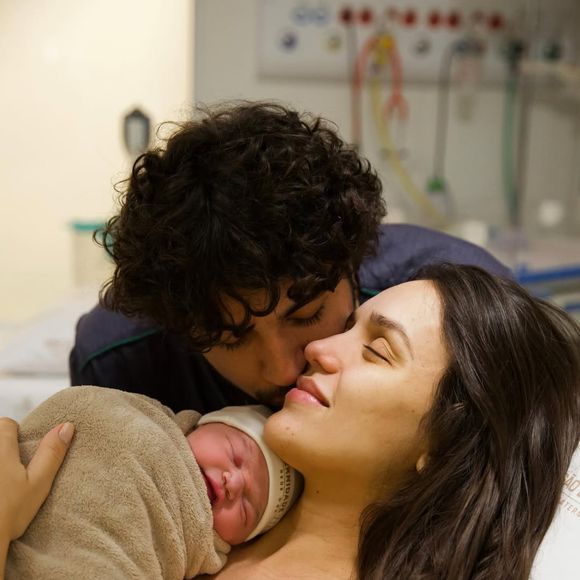 Zuza nasce nesta terça (6) e Rafa Kalimann e Nattan revelam nome completo da primeira filha do casal nas redes sociais