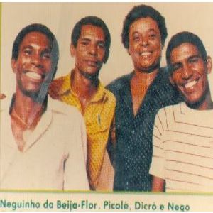 Irmão de Neguinho? Internautas se chocam ao descobrir que o lendário intérprete da Beija-Flor tem um irmão igualmente talentoso.