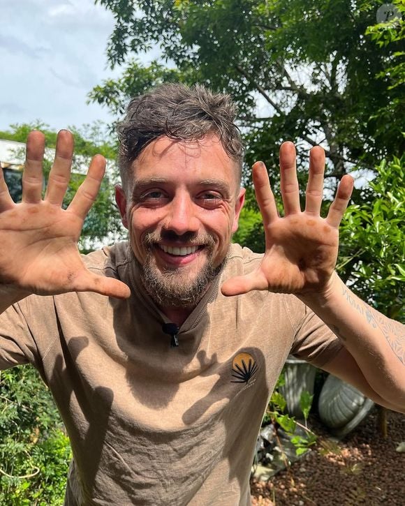 Rafael Cardoso na Justiça de novo: vizinha alega que ator causa danos na estrutura de sua casa ao usar muro como suporte de depósito de resíduos orgânicos