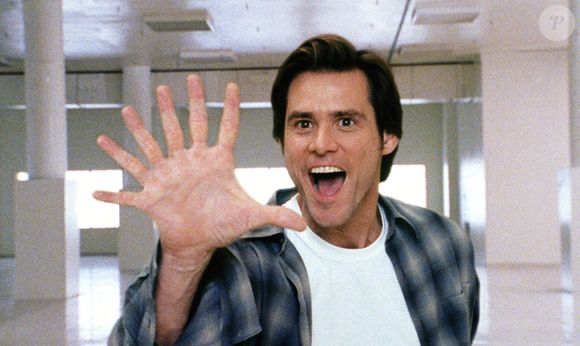 Em 'Todo Poderoso ', de 2003, Jim Carrey já mostrava uma aparência pouco diferente do início da carreira
