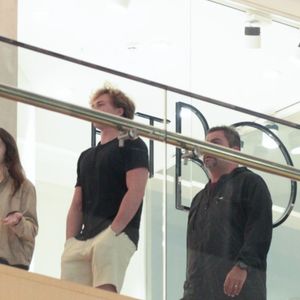 Nova namorada de Benício Huck tem 18 anos, segundo informações do jornal Extra