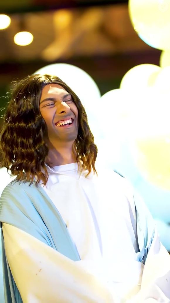 Maíra Cardi contratou ator para se caracterizar como Jesus na festa da filha