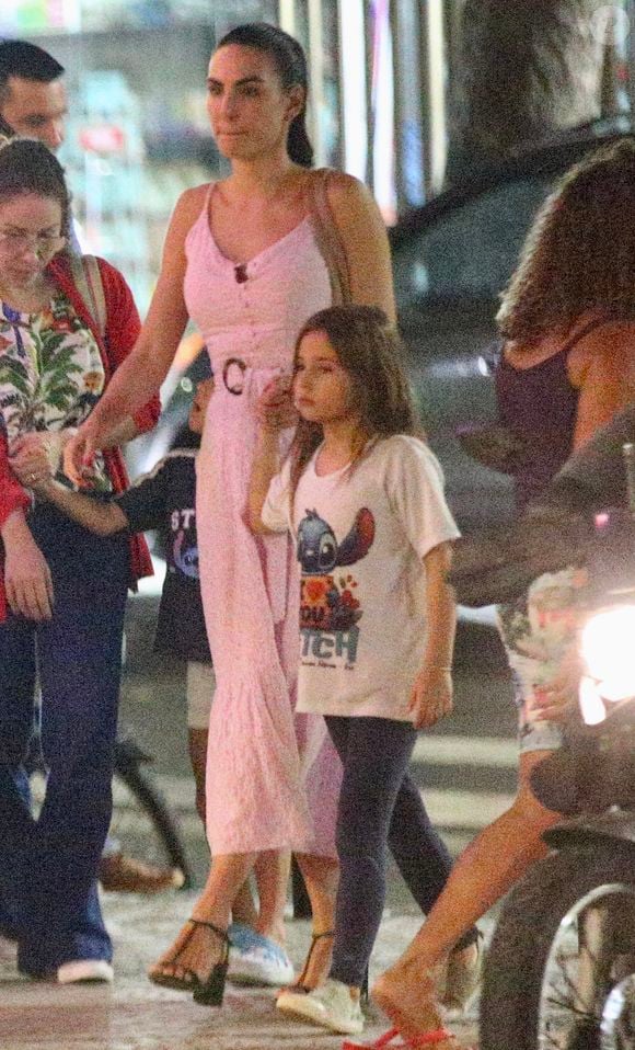 Nina, filha mais velha de Rodrigo Santoro, chamou atenção pela semelhança com o pai