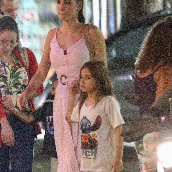 Nina, filha mais velha de Rodrigo Santoro, chamou atenção pela semelhança com o pai