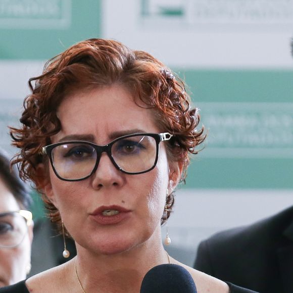 Carla Zambelli: ‘Agradeço a advogada Dra. Karina Kufa, que fez a minha defesa neste processo, e a Andréa Sorvetão, por enfrentarem esse processo comigo’