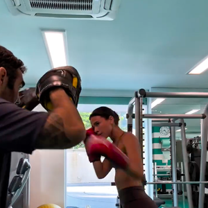 Marquezine também deu tudo de si em movimentos de boxe junto do personal trainer