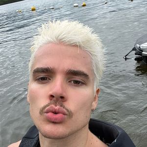 João Lucas chegou até a experimentar um visual platinado, mas que não durou muito