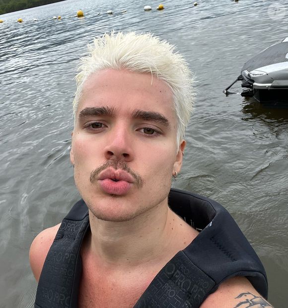 João Lucas chegou até a experimentar um visual platinado, mas que não durou muito