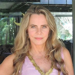 Bruna Lombardi é uma das maiores atrizes da televisão brasileira e, nos últimos anos, tem se dedicado a novos projetos