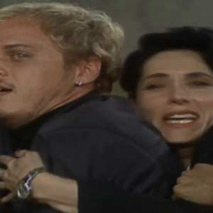 Novela 'A Viagem': após a condenação, o vilão Alexandre (Guilherme Fontes) decide ingerir uma alta dose de analgésicos.