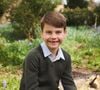 Kate Middleton e Príncipe William publicaram uma foto super descontraída e carismática do Príncipe Louis para homenageá-lo em seu 7º aniversário.