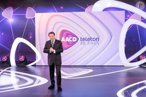 Para Einstein, pessoas bem sucedidas precisam fazer algo pela sociedade - na foto ilustrativa, Silvio Santos que encabeçou a ação beneficente 'Teleton'