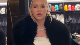 Deu ruim! Virgínia usa look belíssimo de R$ 2,5 mil, mas é 'barrada' de fotos em restaurante de luxo em Madrid: 'Queria mostrar'